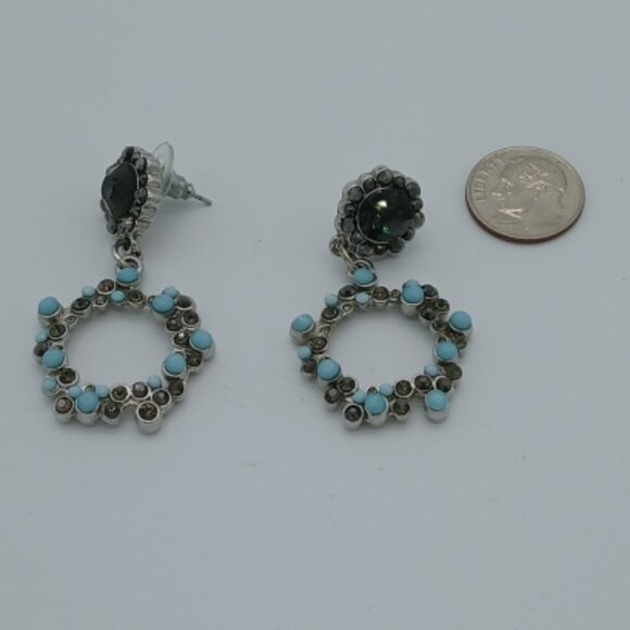 Excellent Condition Costume Jewelry Earrings Turquoise Beads and Tiny Stones - Picture 1 of 1